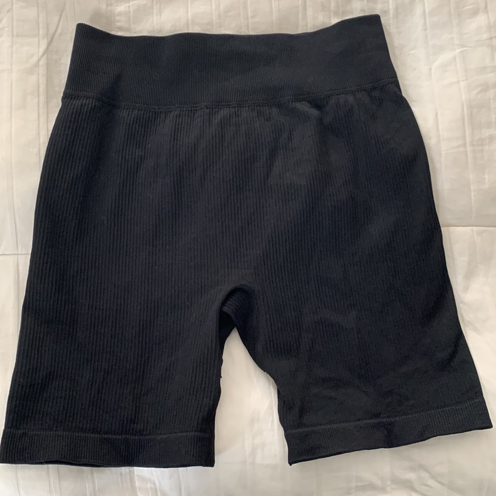 One-Shoulder Black Ribbed Bike Shorts Set - Picture 6 of 8